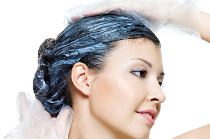 Come tingere i capelli in modo naturale a casa Come tingere i capelli in modo naturale a casa