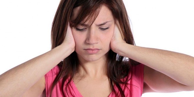 Acufene: cause, sintomi e rimedi naturali contro il rumore nelle orecchie