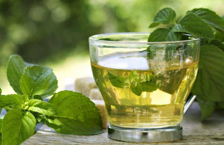 Tè verde: proprietà, benefici per la salute, preparazione, utilizzi e controindicazioni