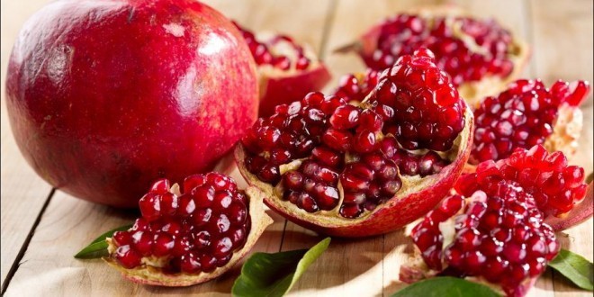 Melograno (melagrana): un frutto dalle innumerevoli proprietà benefiche. Scopri le proprietà antiossidanti del melograno, i benefici per la salute, le calorie, i valori nutrizionali, gli utilizzi in cucina e in cosmetica, le controindicazioni e gli effetti collaterali.