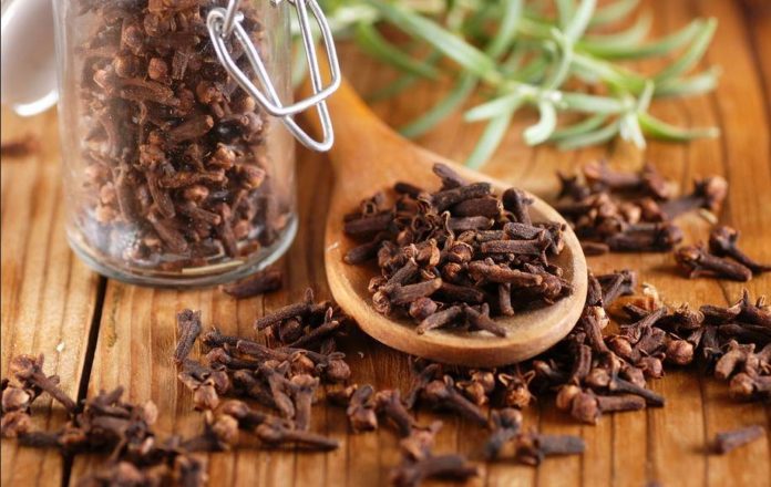 Chiodi di garofano - proprietà curative e terapeutiche, benefici per la salute e controindicazioni Chiodi di garofano - proprietà curative e terapeutiche, benefici per la salute e controindicazioni