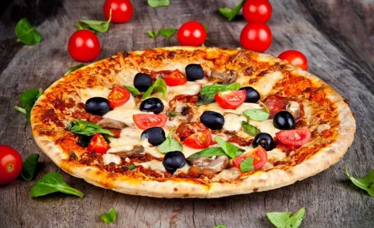 pizza con farina integrale fatta in casa - come fare la pizza integrale in casa ricetta facile e veloce