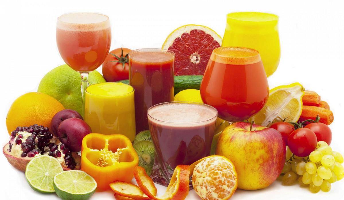 Frullati di frutta e verdura: ricette e benefici per la salute. Scopri come fare un frullato di frutta e verdura, che differenza c'è tra frullati e centrifugati e le migliori ricette di frullati gustosi e salutari.