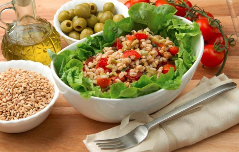 Come fare insalata di farro - ricette facili e veloci