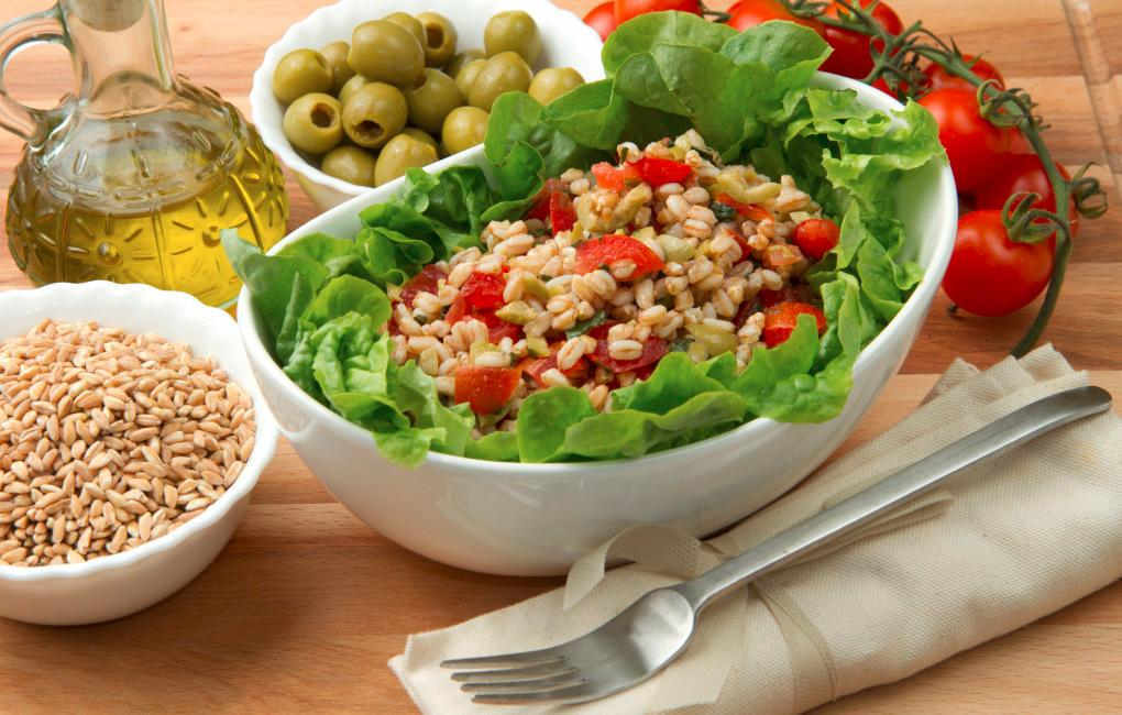 Come fare insalata di farro - ricette facili e veloci