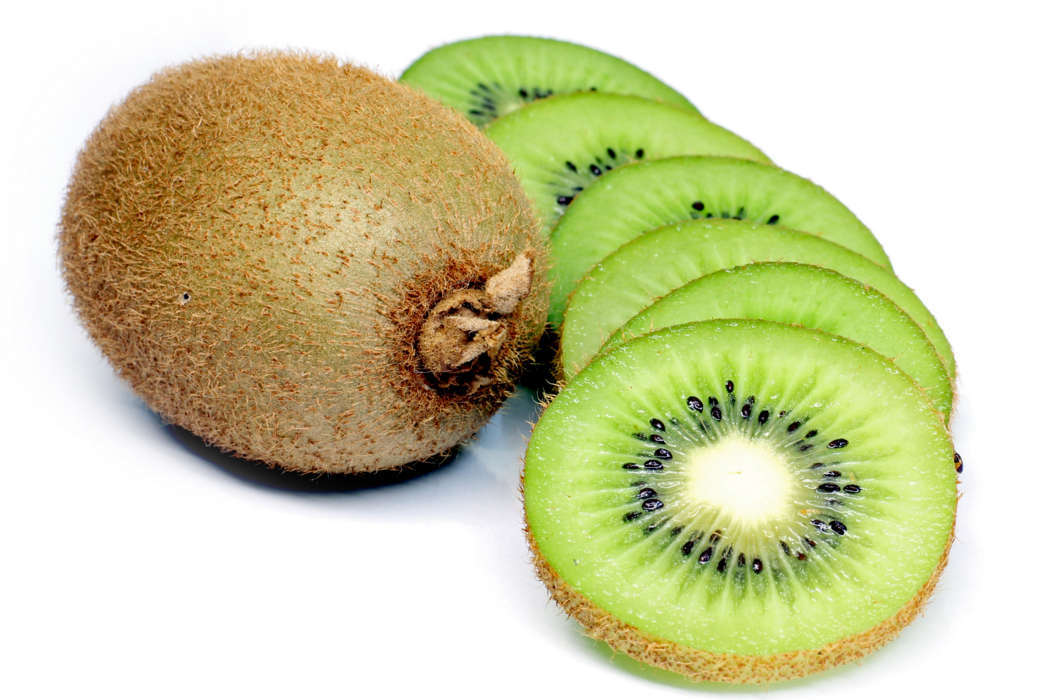Kiwi: proprietà, benefici, valori nutrizionali, calorie, utilizzi e controindicazioni