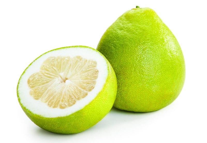 Pomelo - proprietà, benefici, uso e controindicazioni. Scopri le proprietà del pomelo, i benefici per la salute, come si mangia, gli usi in cucina o come rimedio naturale, le controindicazioni e gli effetti collaterali.