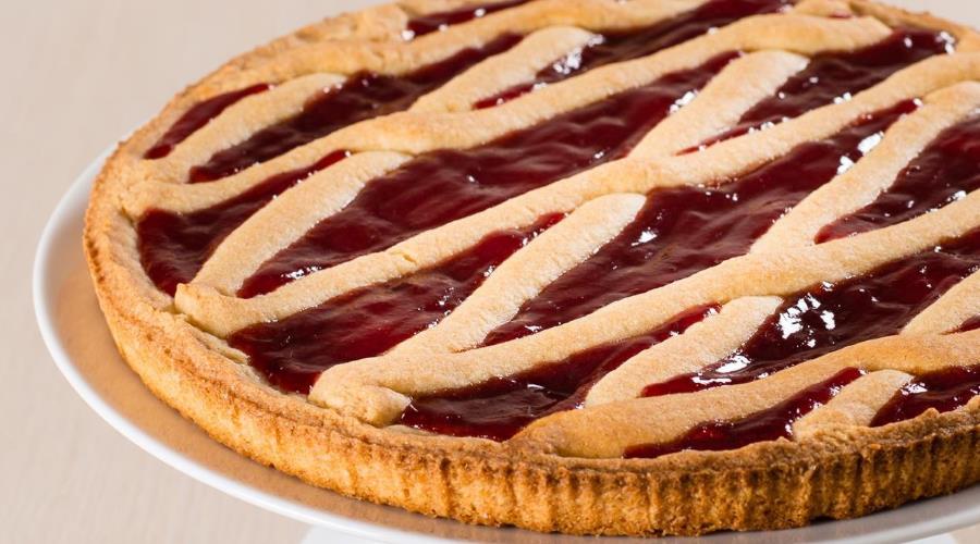 Crostate di marmellata: ricetta semplice + altre ricette facili e veloci. Scopri come preparare una buona crostata di marmellata, gli ingredienti ed alcune ricette di crostata facili e veloci da realizzare.