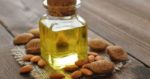 Olio di mandorle dolci: proprietà, benefici, dove comprarlo e i migliori oli di mandorle per rapporto qualità/prezzo.