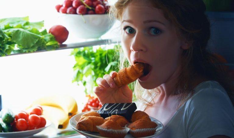 Come bloccare la fame: 10 inibitori di appetito naturali che vi aiuteranno a dimagrire. Scopri i migliori inibitori della fame naturali e consigli su come bloccare la continua sensazione di fame utilizzando piante ed erbe naturali che aiutano a mangiare meno, ridurre l'appetito ed aumentare il senso di sazietà.