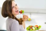 Alimenti da evitare per dimagrire: ecco i cibi che impediscono di perdere peso