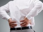 Cause e tipologie di mal di schiena: cronico, acuto, sciatalgia, lombalgia, cervicalgia, colpo di frusta