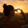 Capelli danneggiati dal sole e dal mare, i rimedi per correre subito ai ripari.