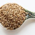 Semi di sesamo: principi nutritivi, proprietà, controindicazioni e come utilizzarli al meglio