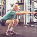 Che cos'è la sarcopenia, perché è importante prevenirla (e come) per preservare la massa muscolare con l'età.