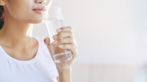 bere troppa acqua fa male